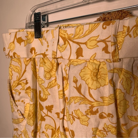 Maison d'Amelie Paris  shorts  Sz 10 linen blend  yellow white belt pleated - Picture 13 of 13